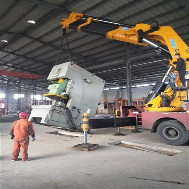 中兴镇80吨折臂吊车出租附近电话